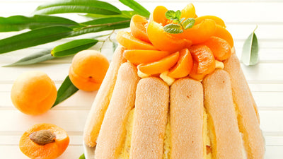 Charlotte aux abricots et amandes effilées