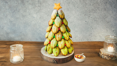 Sapin de madeleines aux amandes et pistaches