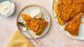 Tatin d’abricots miel et pistache