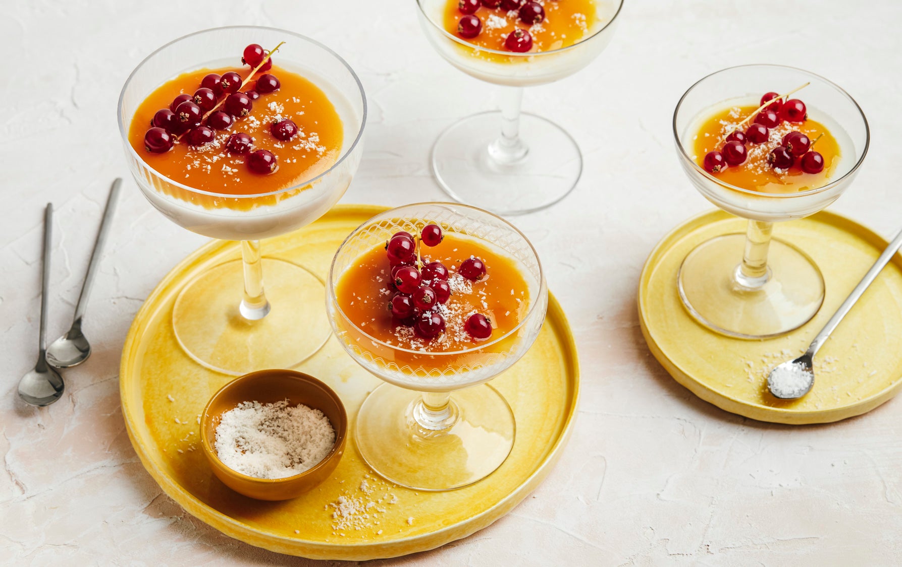 Panna cotta coco et mangue passion