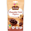 Un paquet de pépites de chocolat noir Vahiné est présenté, montrant le produit et un muffin fait avec les pépites.