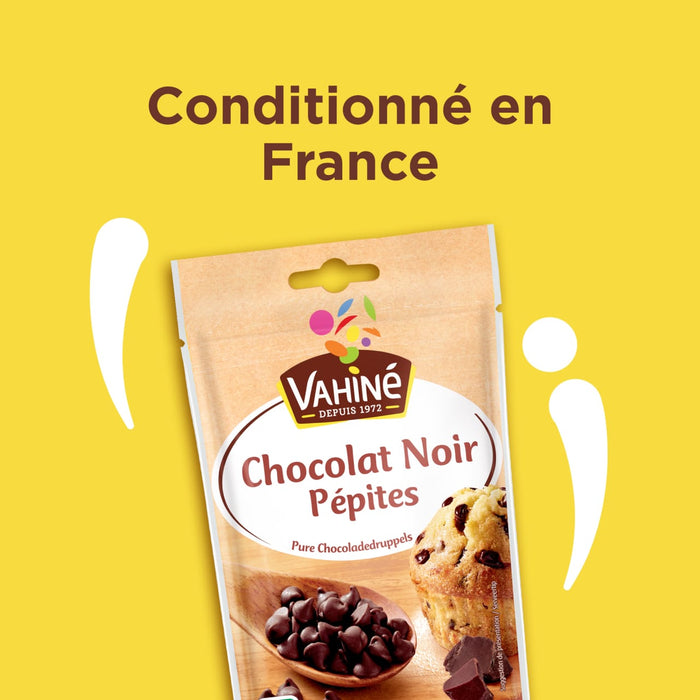 Des pépites de chocolat noir Vahiné, conditionnées en France, sont présentées dans un sachet de produit.