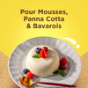 Un dessert crACmeux, comme une panna cotta, garni de fruits rouges frais, annoncAC pour la prACparation de mousses, panna cotta et bavarois.