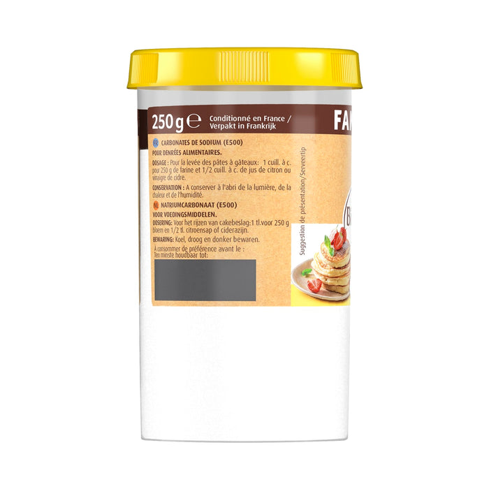 Un rACcipient de levure chimique Dr. Oetker est prACsentAC, probablement utilisAC A? des fins de pActisserie.