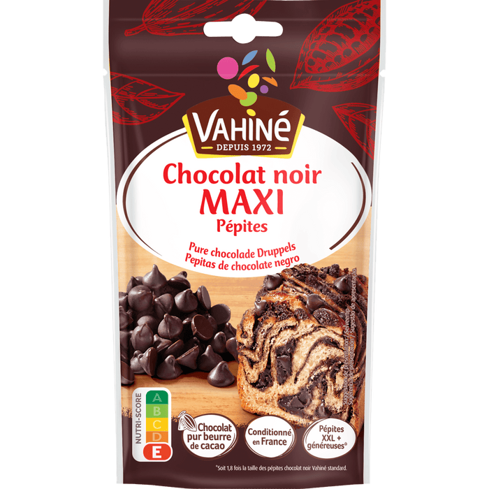 Un paquet de Vahiné Chocolat Noir Maxi Pépites, un produit de McCormick, est présenté à côté d'un exemple de pâtisseries utilisant les pépites de chocolat.
