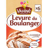 Un paquet de levure de boulanger Vahiné, un produit classique fabriqué en France, est présenté.