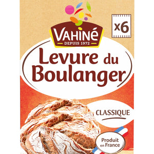 Un paquet de levure de boulanger Vahiné, un produit classique fabriqué en France, est présenté.