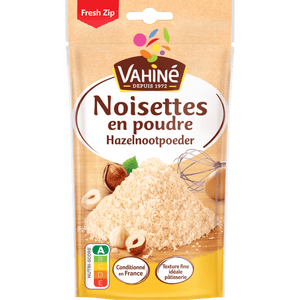 Un paquet de poudre de noisettes Vahiné est présenté, soulignant son utilisation en pâtisserie et en cuisine.