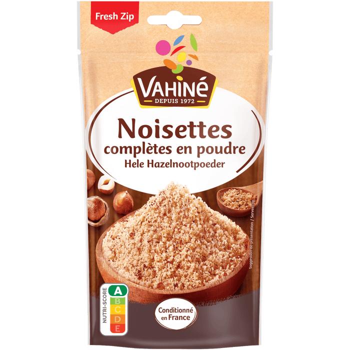 Un paquet de poudre de noisettes entières de la marque Vahiné est présenté.
