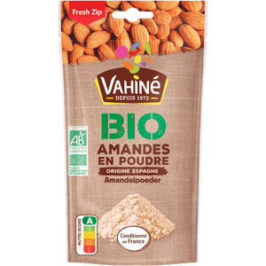 Un paquet de farine d'amandes Vahiné BIO est présenté.
