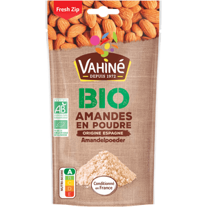 Un paquet de farine d'amandes Vahiné BIO est présenté.