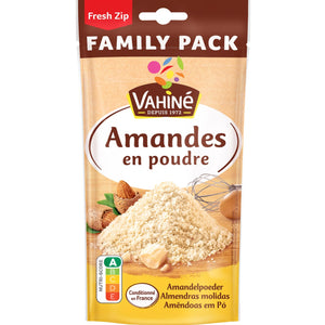 Un paquet de poudre d'amandes de la marque Vahiné, étiqueté comme format familial.