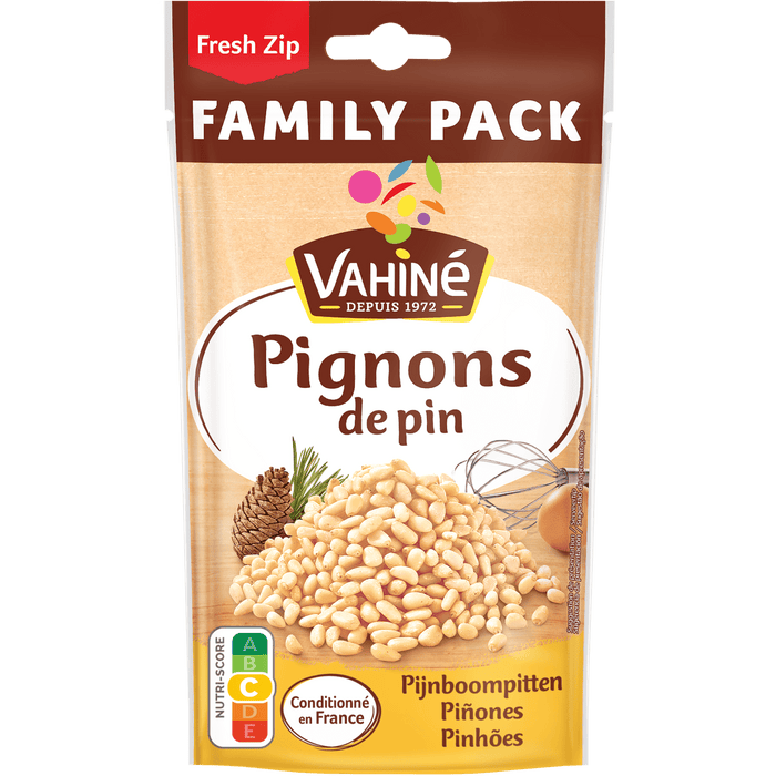 Un paquet de pignons de pin de la marque Vahiné, étiqueté comme format familial.