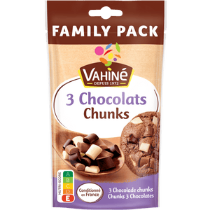 Un paquet de Vahiné 3 Chocolats Chunks, une marque McCormick, est présenté, soulignant son utilisation dans la préparation de biscuits.