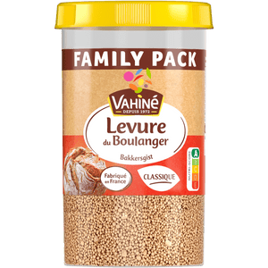 Un récipient de Vahiné Levure de Boulanger, une levure de boulangerie de la marque McCormick, est présenté dans un format familial.