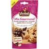 Un paquet de Vahiné Mix Gourmand, un produit McCormick pour cookies avec des morceaux de chocolat noir, des amandes et des pépites de caramel.