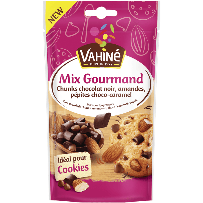 Un paquet de Vahiné Mix Gourmand, un produit McCormick pour cookies avec des morceaux de chocolat noir, des amandes et des pépites de caramel.