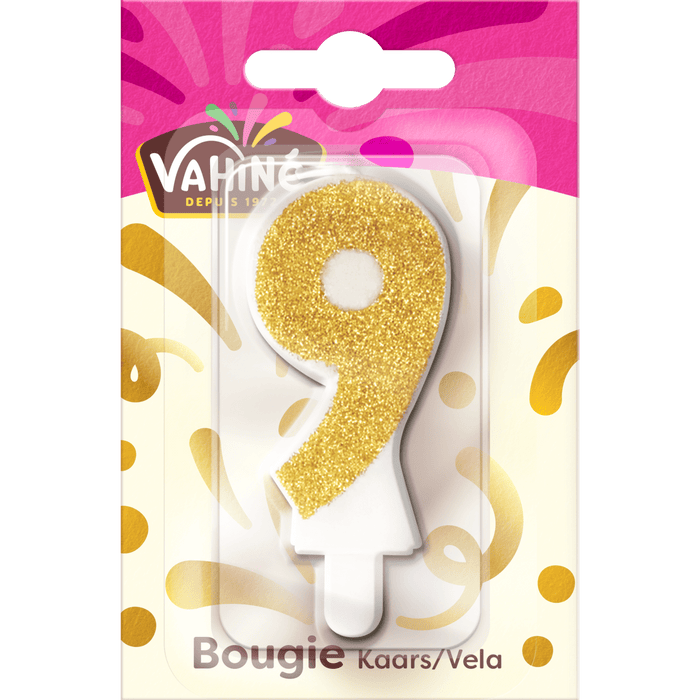 Une bougie de la marque Valiris en forme de chiffre 9, recouverte de paillettes dorées, emballée pour la vente au détail.