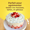 Un délicieux gâteau décoré de crème fouettée et de fraises, parfait pour agrémenter toutes vos mousses, tartes et gâteaux.
