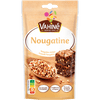 Un paquet d'ingrédient de pâtisserie Vahiné Nougatine est présenté, montrant son utilisation dans un dessert.