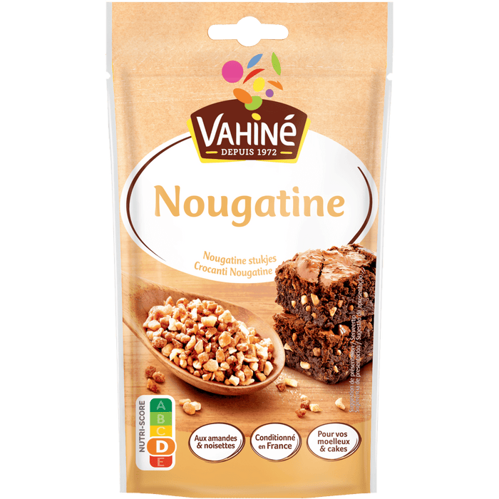 Un paquet d'ingrédient de pâtisserie Vahiné Nougatine est présenté, montrant son utilisation dans un dessert.