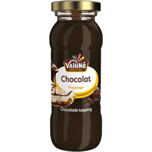 Une bouteille de nappage au chocolat Varine Chocolat Nappage.