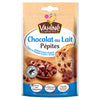 Un sachet de Vahiné Chocolat au Lait Pépites illustrant une cuillère en bois remplie de pépites de chocolat au lait avec un morceau de gâteau.