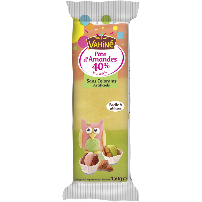 Une barre de massepain Viba avec 40% d'amandes est prACsentACe dans son emballage, avec une illustration de hibou et des bols de massepain et d'amandes.