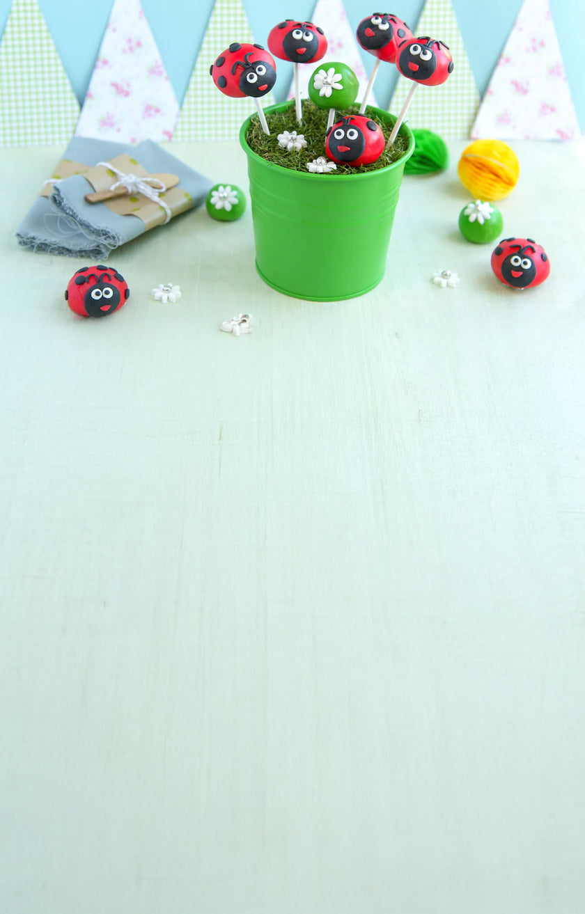 Cake pops coccinelles