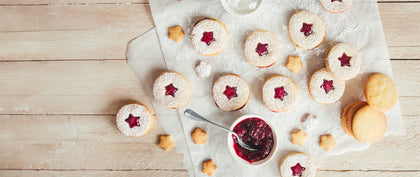 Linzer cookies à l'amande et confiture
